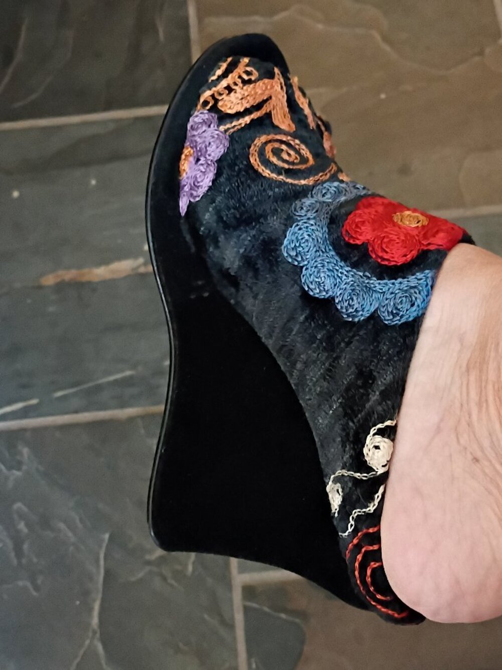 Zeyzani one of a kind Suzani embroidered wedge Size 39 / 8.5 US - Picture 7 of 10